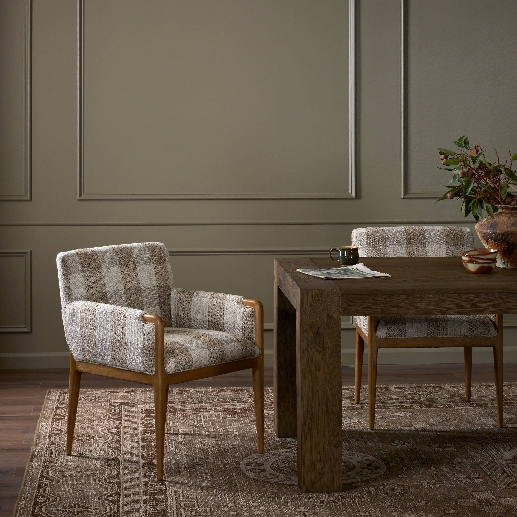 Shop buffets and discover new construction services in the Evanston area. MegMade designs has been featured in Wall Street Journal for their coastal farmhouse home design style. Visit the MegMade store in the Naperville - Chicago area.