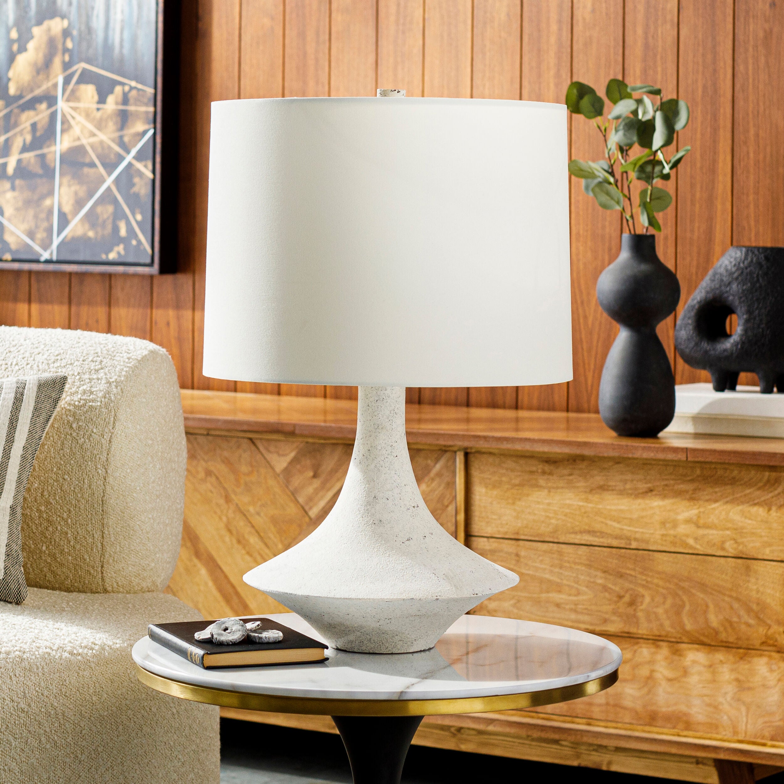 Shop furniture and discover interior design services in the Des Moines area. MegMade designs has been featured in HGTV magazine for their english countryside bungalow home design style. Visit the MegMade store in the Naperville - Chicago area.