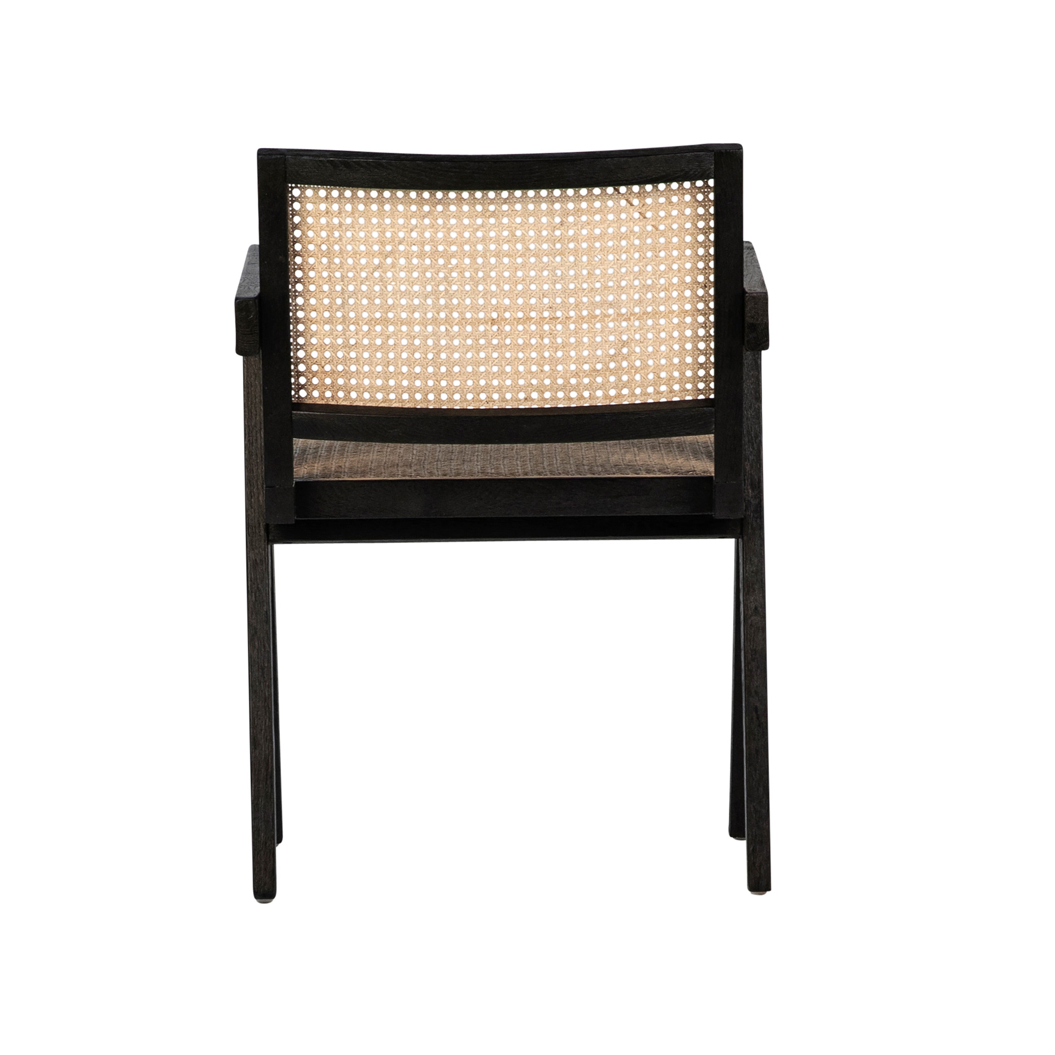 Shop furniture and discover furniture makeover services services in the Evanston area. MegMade designs has been featured in Better Home and Gardens for their cheerful craftsman home design style. Visit the MegMade store in the Union Pier - Chicago area.
