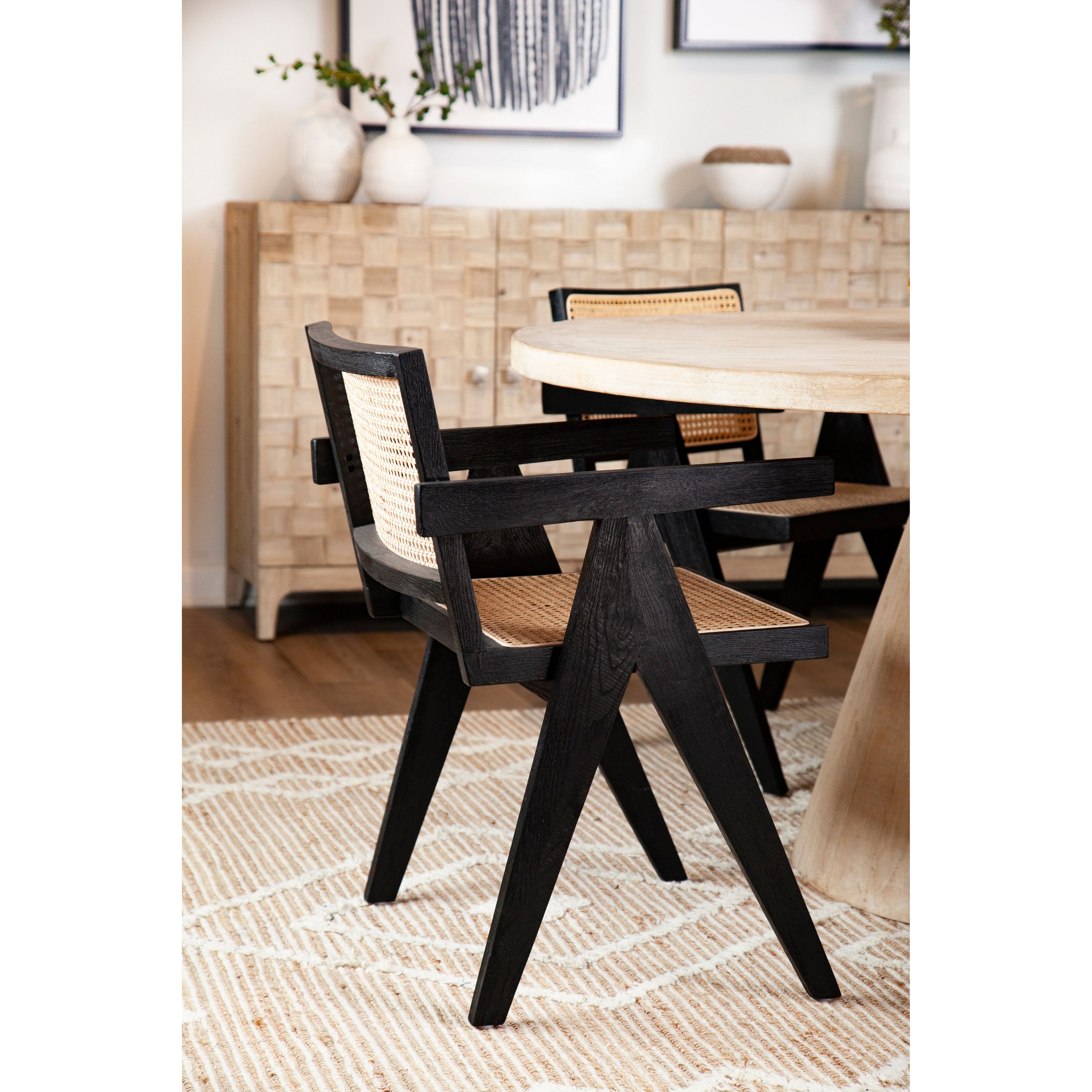Shop furniture and discover new construction services in the Denver area. MegMade designs has been featured in HGTV television for their optimistic farmhouse home design style. Visit the MegMade store in the Wrigleyville - Chicago area.