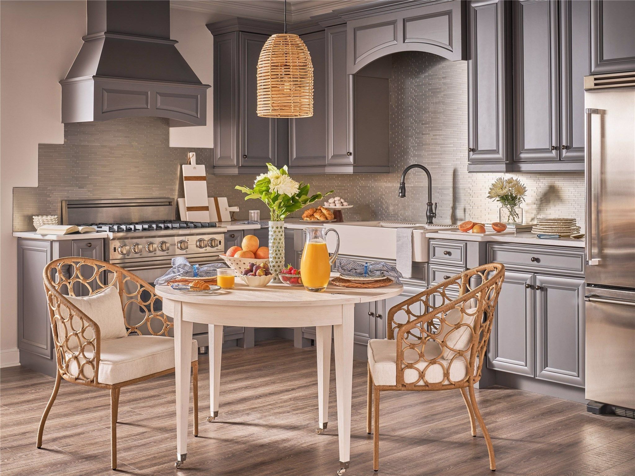 Shop credenzas and discover furniture makeover services services in the New York City area. MegMade designs has been featured in HGTV television for their english countryside mid-century modern home design style. Visit the MegMade store in the Carmel - Chicago area.