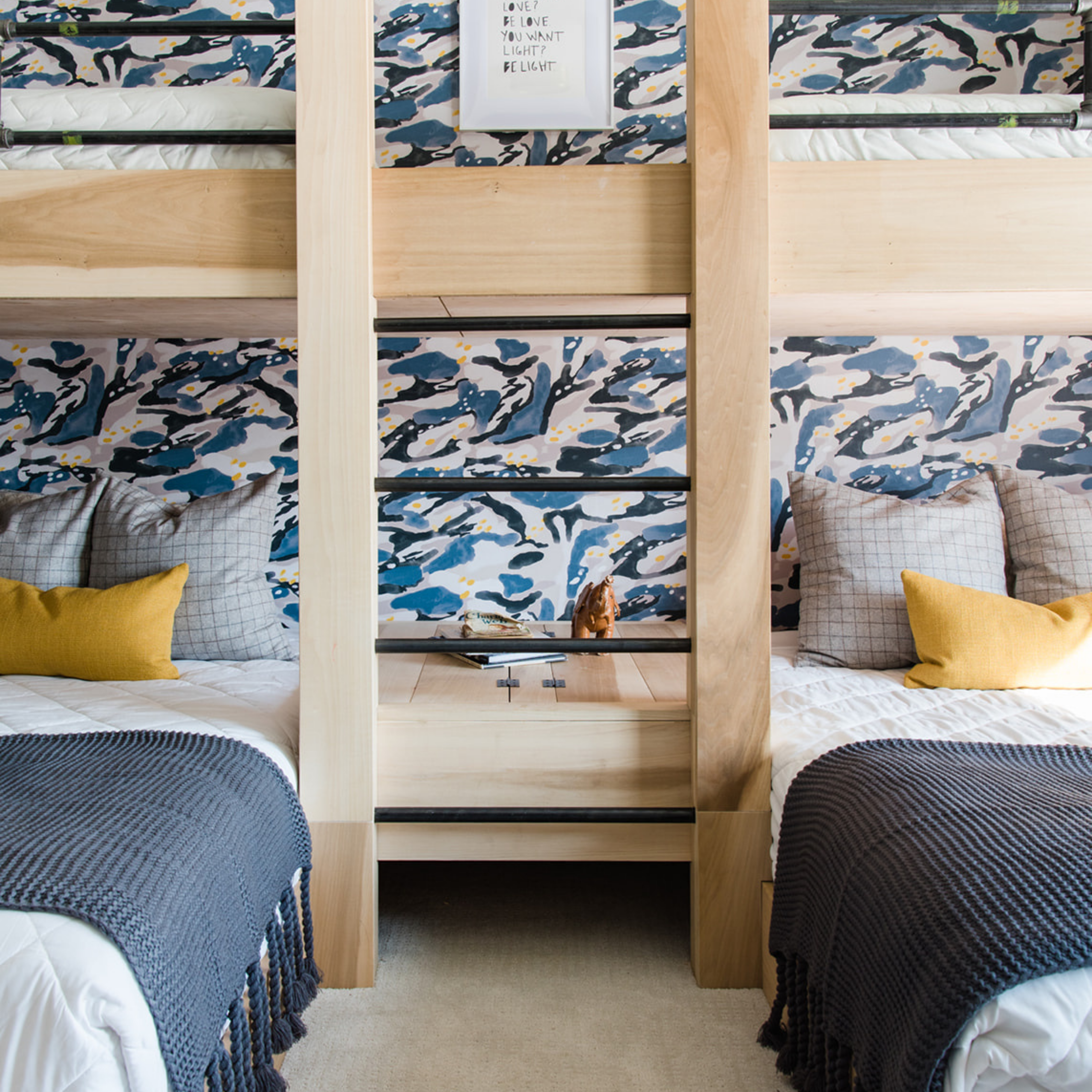8 AFFORABLE WAYS TO TRANSITION YOUR CHILD'S KID ROOM INTO A TEEN ROOM