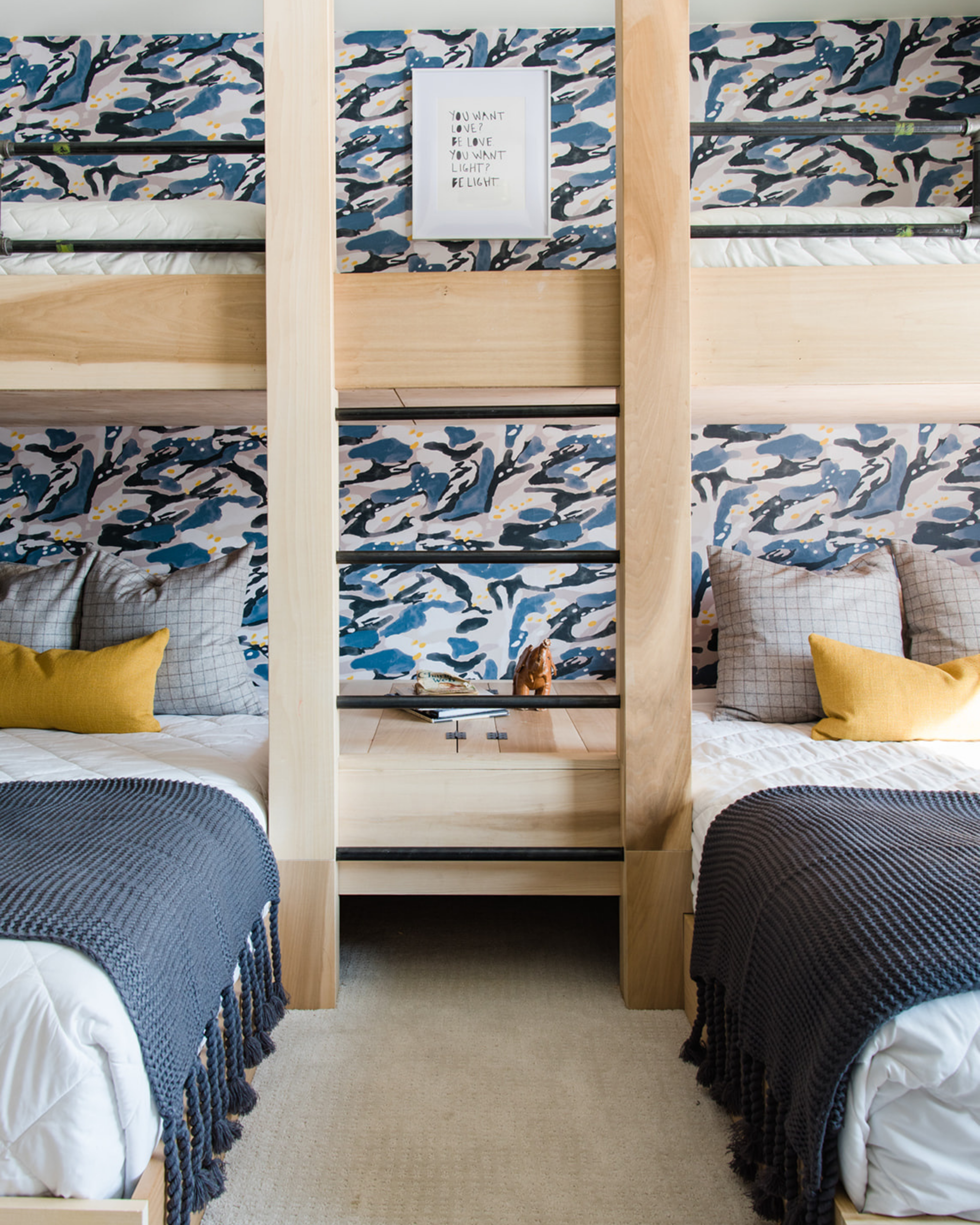 8 AFFORABLE WAYS TO TRANSITION YOUR CHILD'S KID ROOM INTO A TEEN ROOM