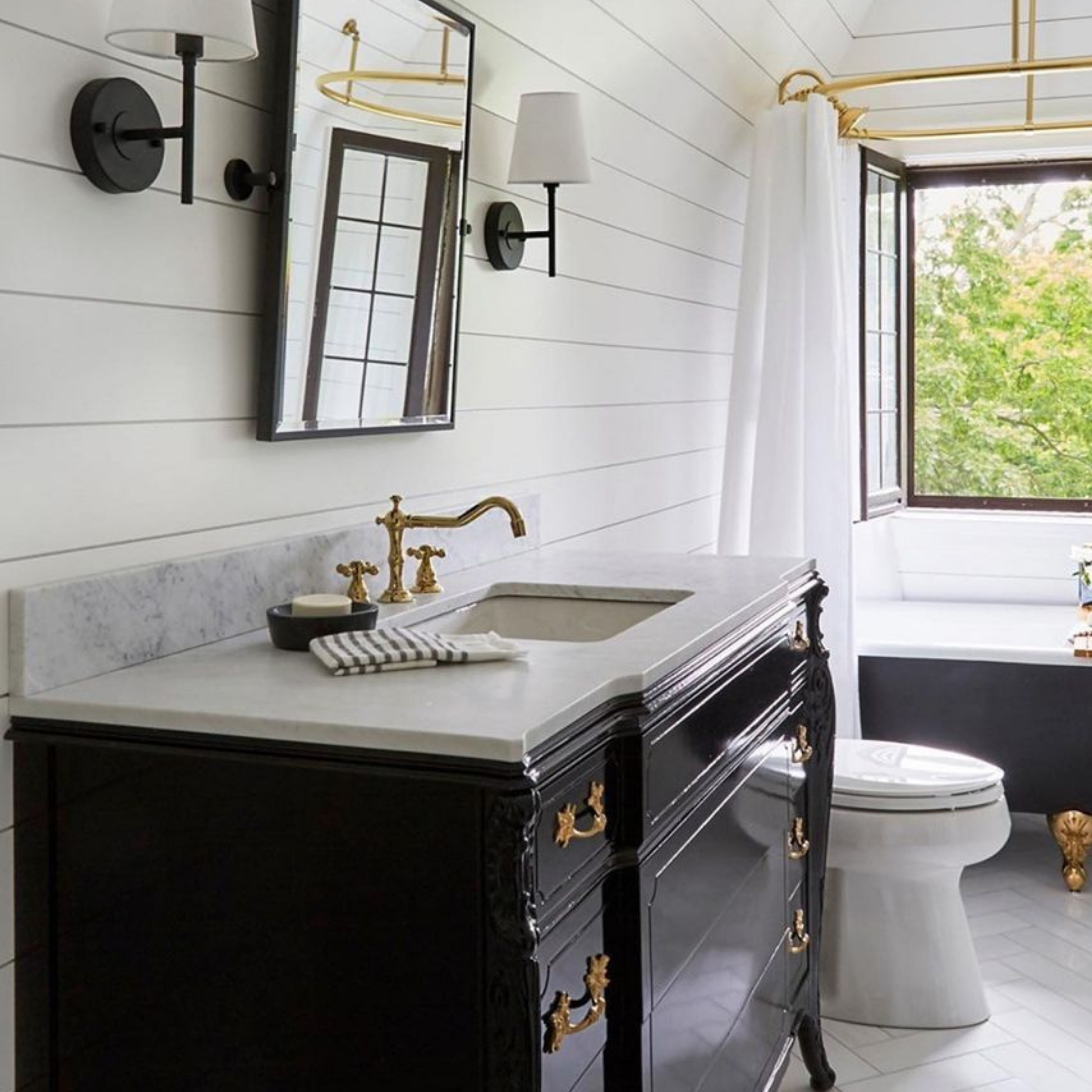 HOW TO PICK YOUR FURNITURE PAINT COLOR