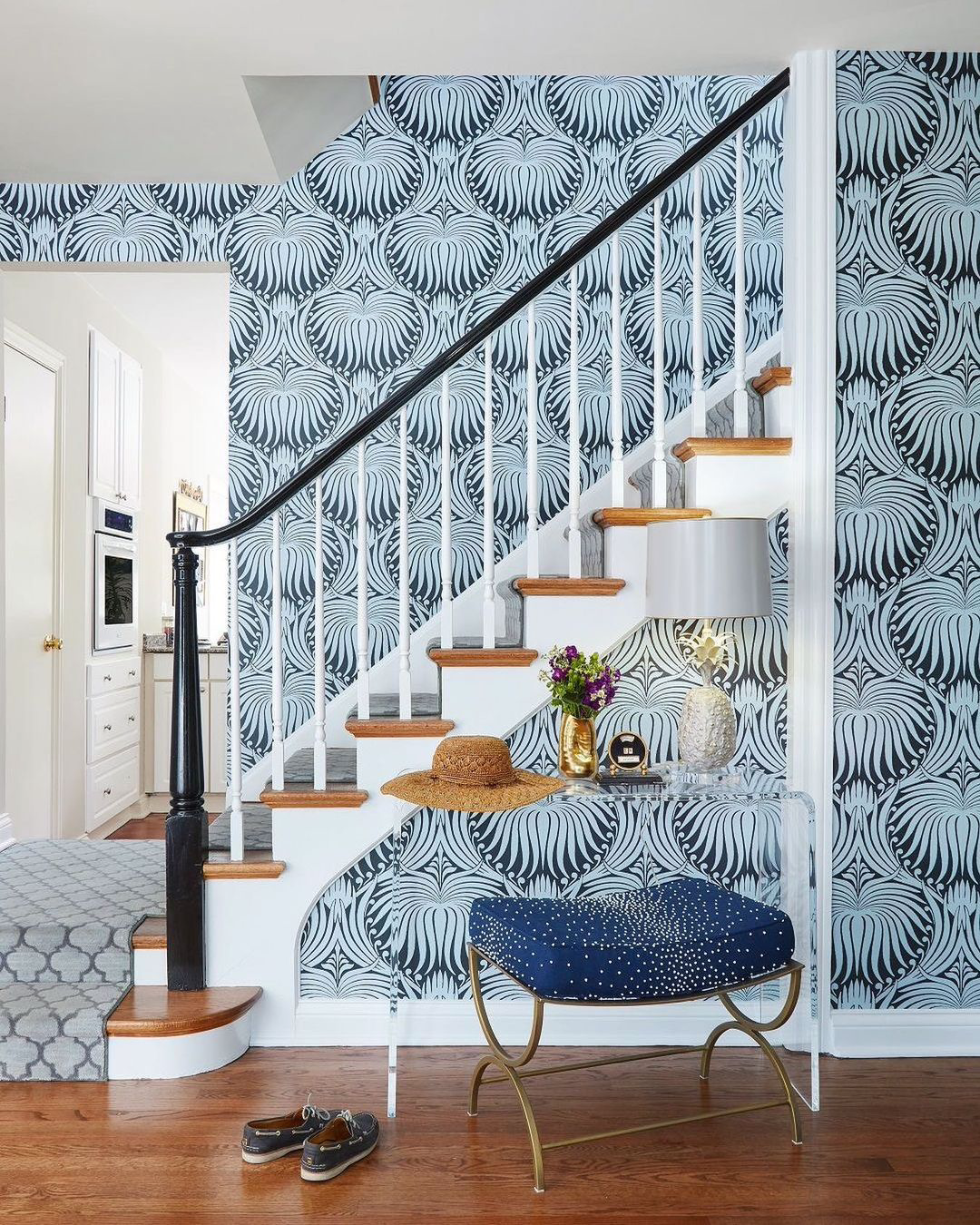 7 AFFORDABLE WAYS TO CREATE A STATEMENT ENTRYWAY