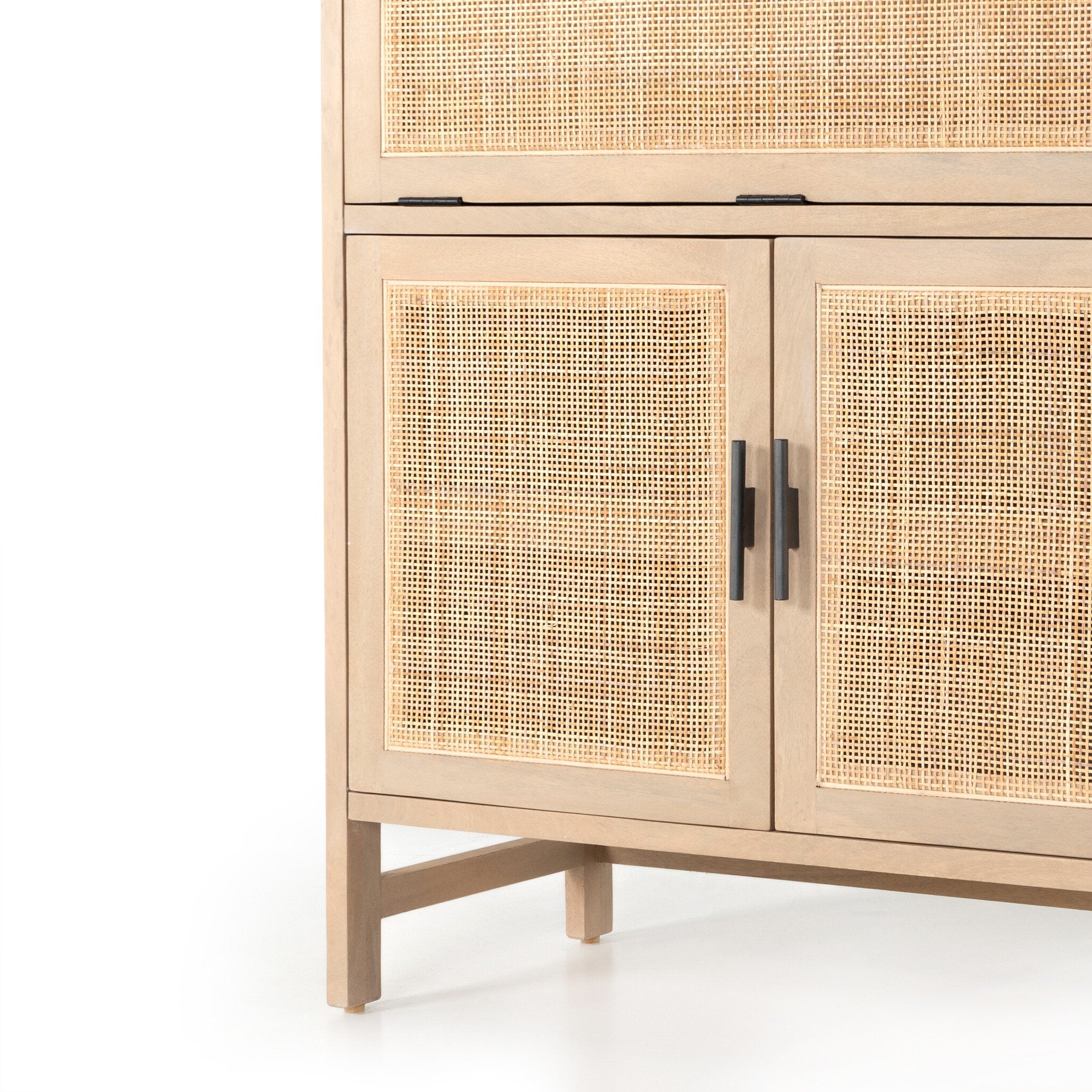 Shop furniture and discover interior design services in the Indianapolis area. MegMade designs has been featured in HGTV magazine for their custom craftsman home design style. Visit the MegMade store in the Streeterville - Chicago area.