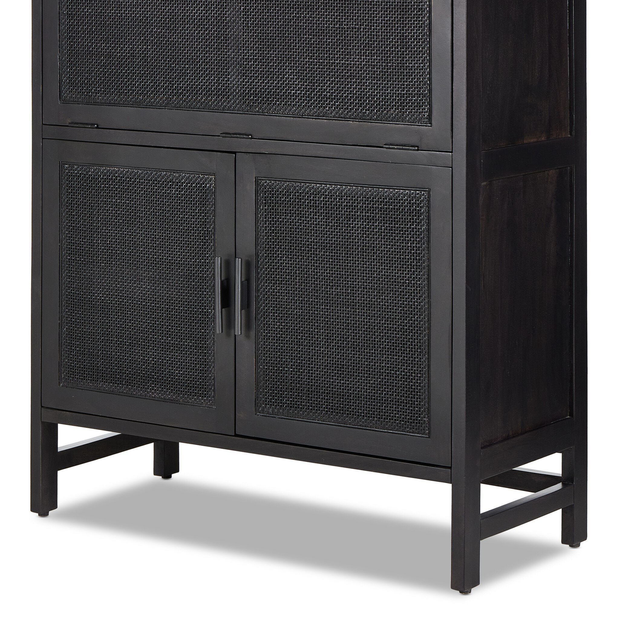 Shop credenzas and discover remodeling services in the Minneapolis area. MegMade designs has been featured in Better Home and Gardens for their coastal farmhouse living room home design style. Visit the MegMade store in the Dyer - Chicago area.