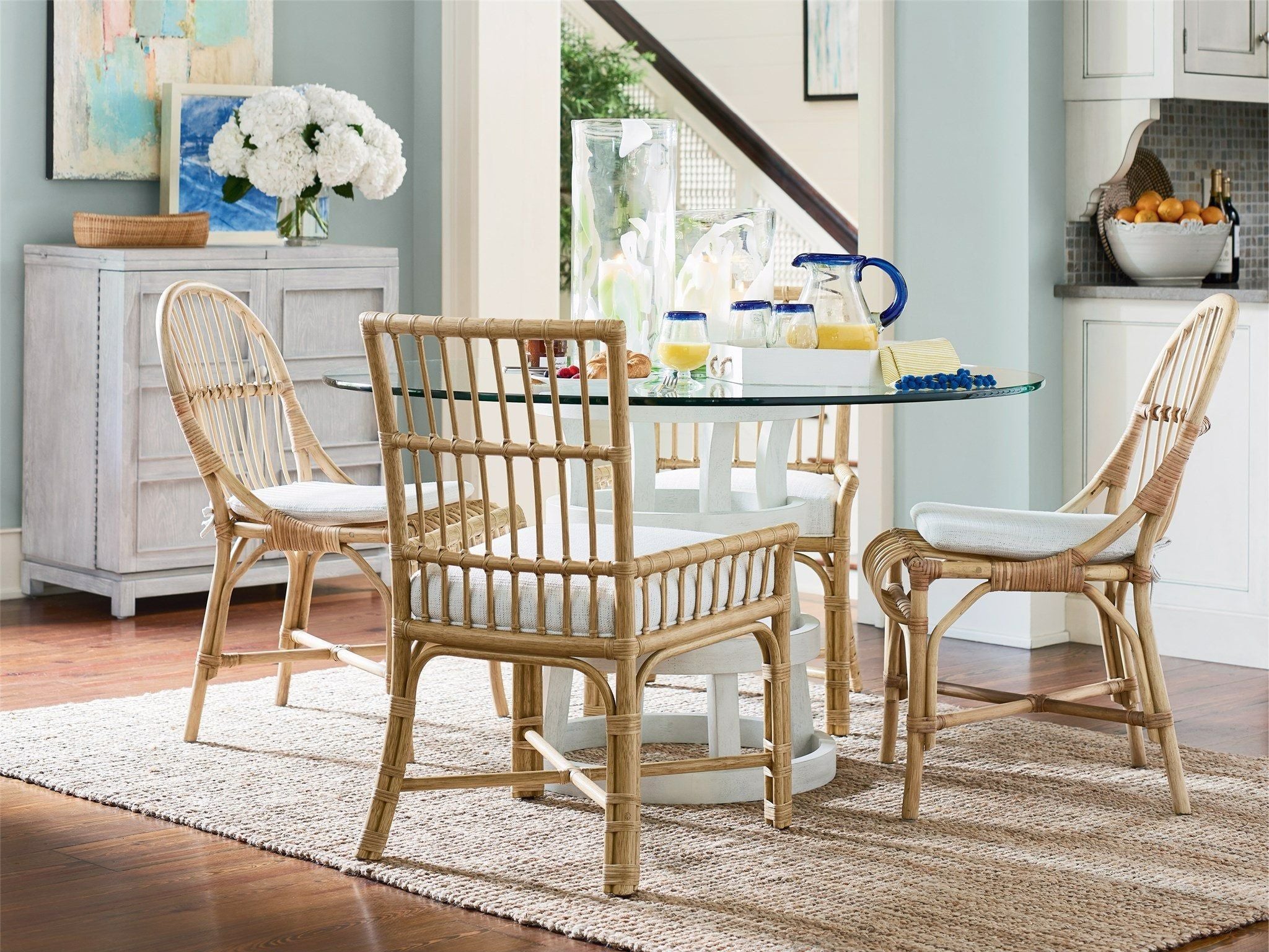 Shop buffets and discover refinishing services in the New York City area. MegMade designs has been featured in DIY magazine for their lacquered tudor home design style. Visit the MegMade store in the Ravenswood - Chicago area.