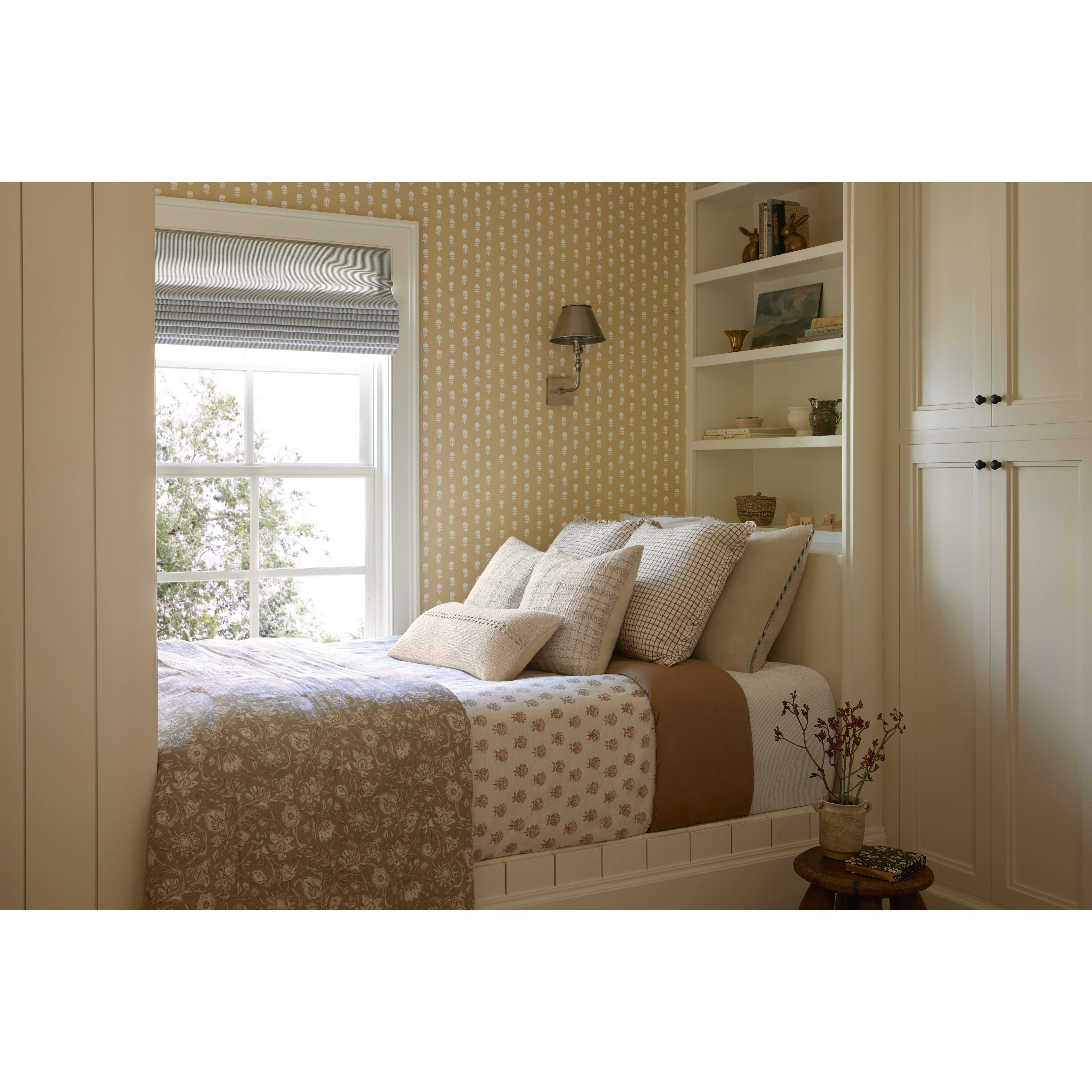 Shop cabinets and discover interior design services in the Chicago area. MegMade designs has been featured in HGTV television for their transitional victorian home design style. Visit the MegMade store in the Lincoln Park - Chicago area.