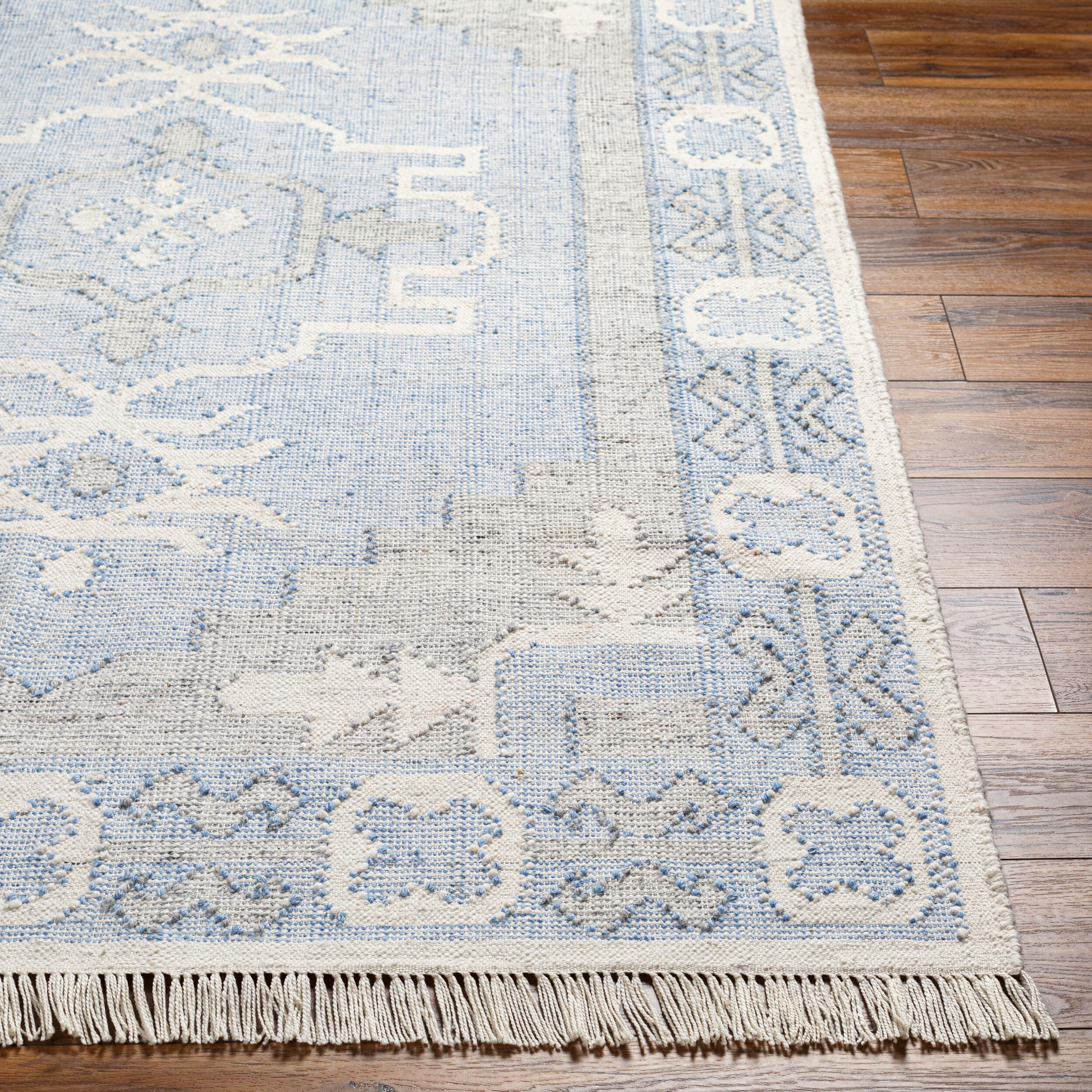 Shop furniture and discover new construction services in the Schaumburg area. MegMade designs has been featured in Better Home and Gardens for their leopard print craftsman home design style. Visit the MegMade store in the Fishers - Chicago area.