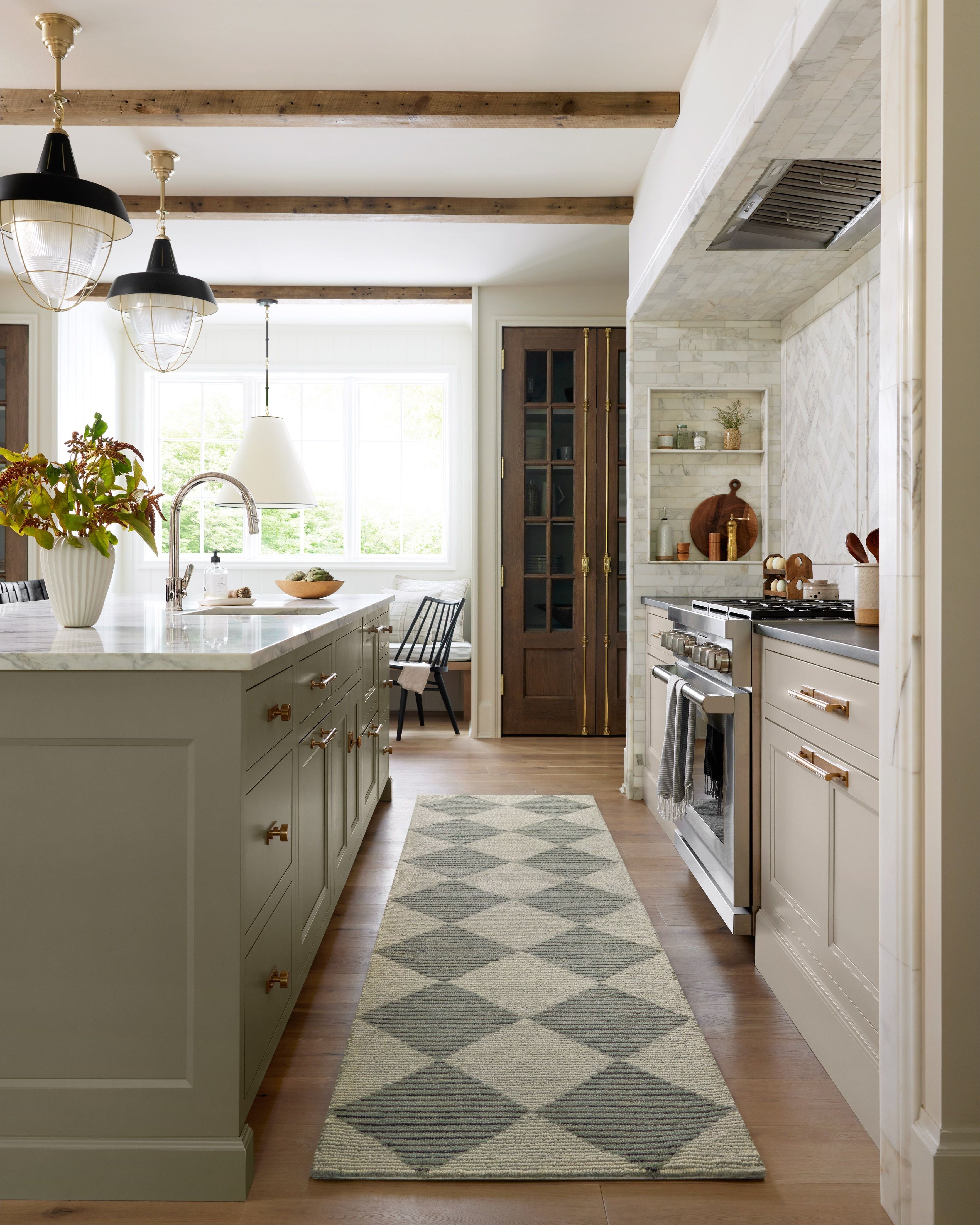 Shop cabinets and discover room design services in the Seattle area. MegMade designs has been featured in Better Home and Gardens for their eclectic painted furniture home design style. Visit the MegMade store in the River North - Chicago area.