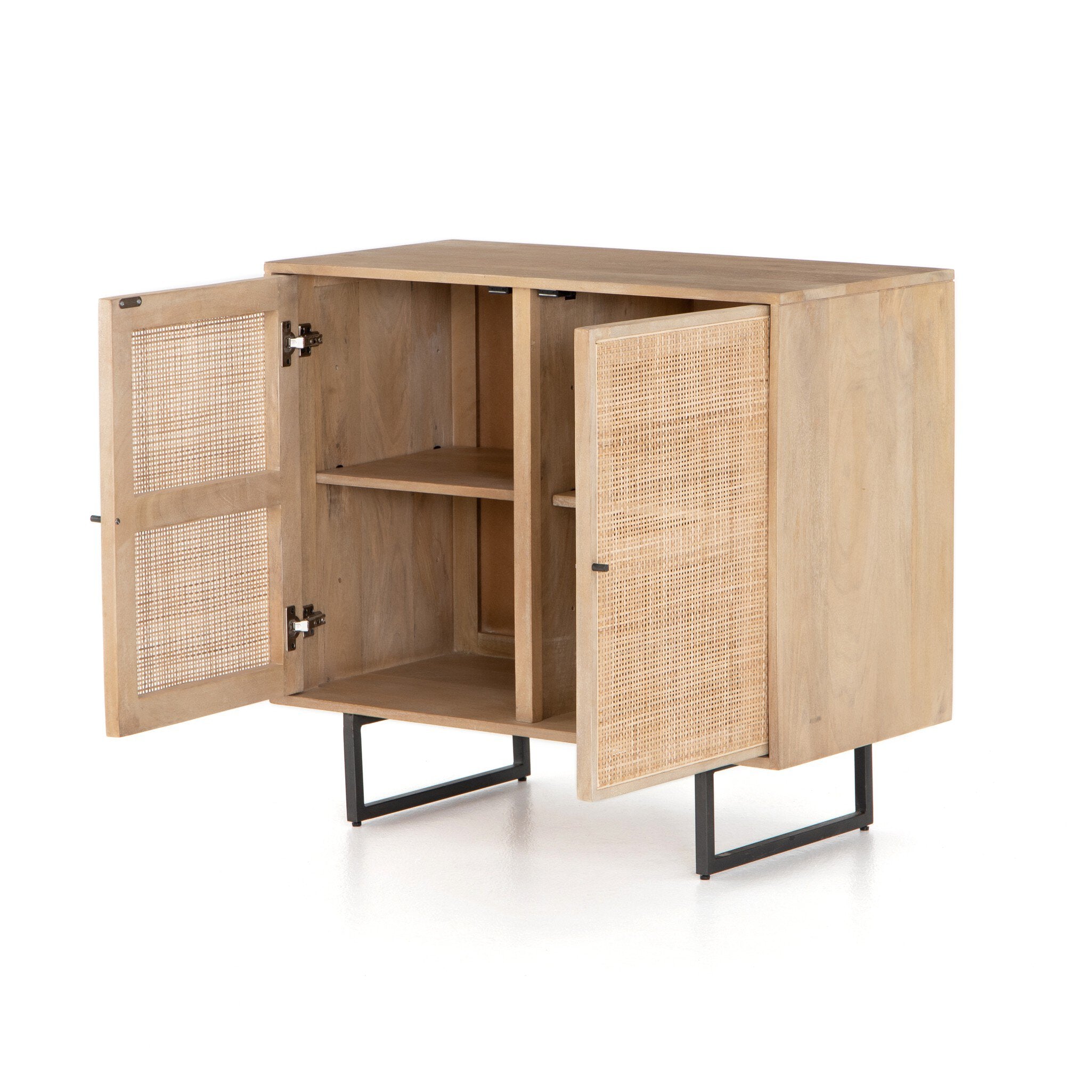 Shop furniture and discover new construction services in the Chicago Suburbs area. MegMade designs has been featured in Better Home and Gardens for their coastal mid-century modern home design style. Visit the MegMade store in the Arlington Heights - Chicago area.