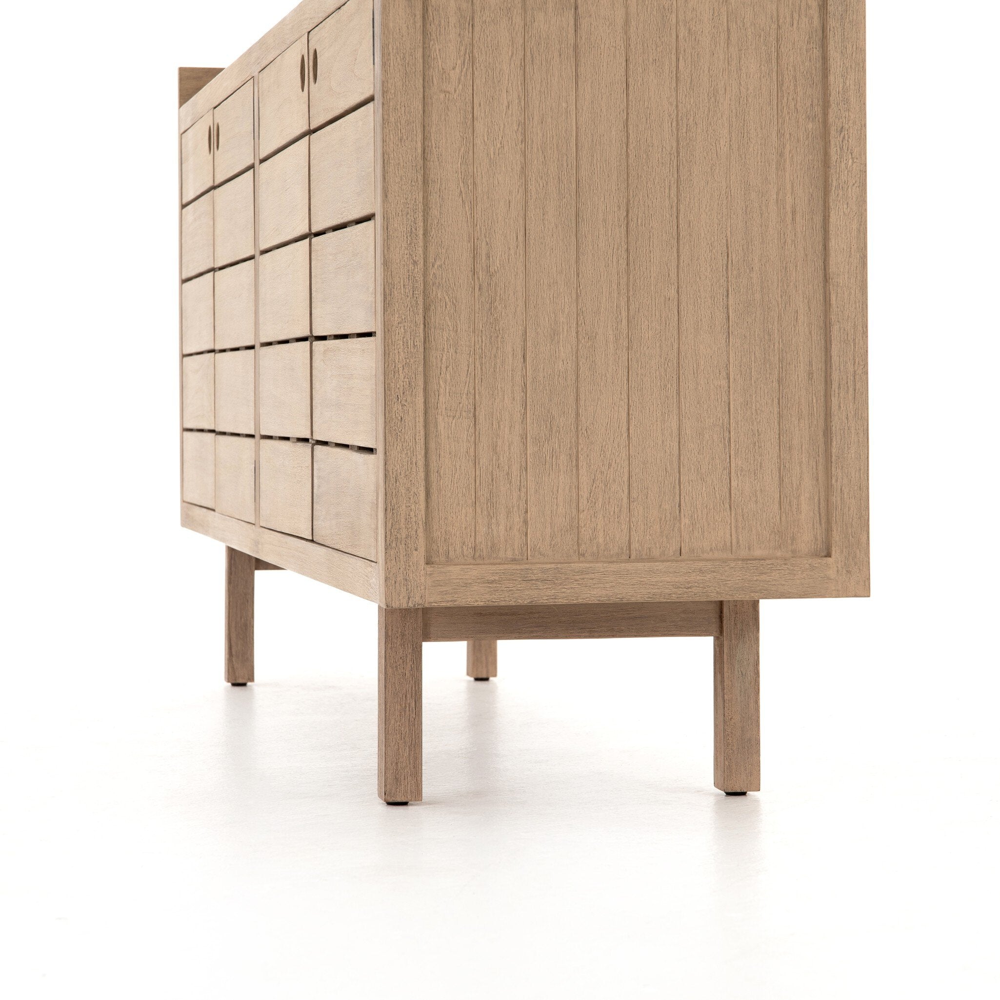 Shop artwork and discover room and home design services in the Austin area. MegMade designs has been featured in DIY magazine for their coastal before / after home design style. Visit the MegMade store in the Lake Forest - Chicago area.