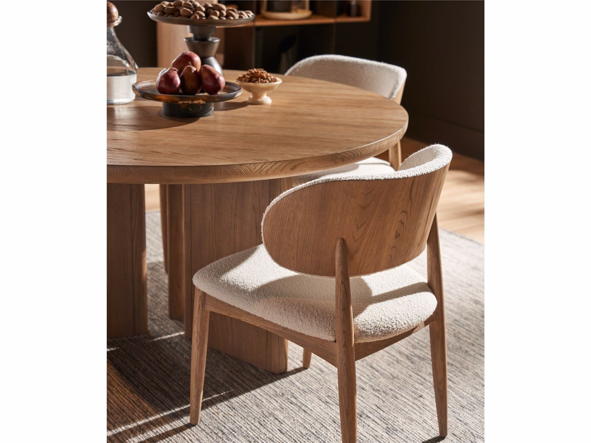 Shop chairs and discover furniture makeover services services in the New York City area. MegMade designs has been featured in HGTV magazine for their coastal mid-century modern home design style. Visit the MegMade store in the Andersonville - Chicago area.