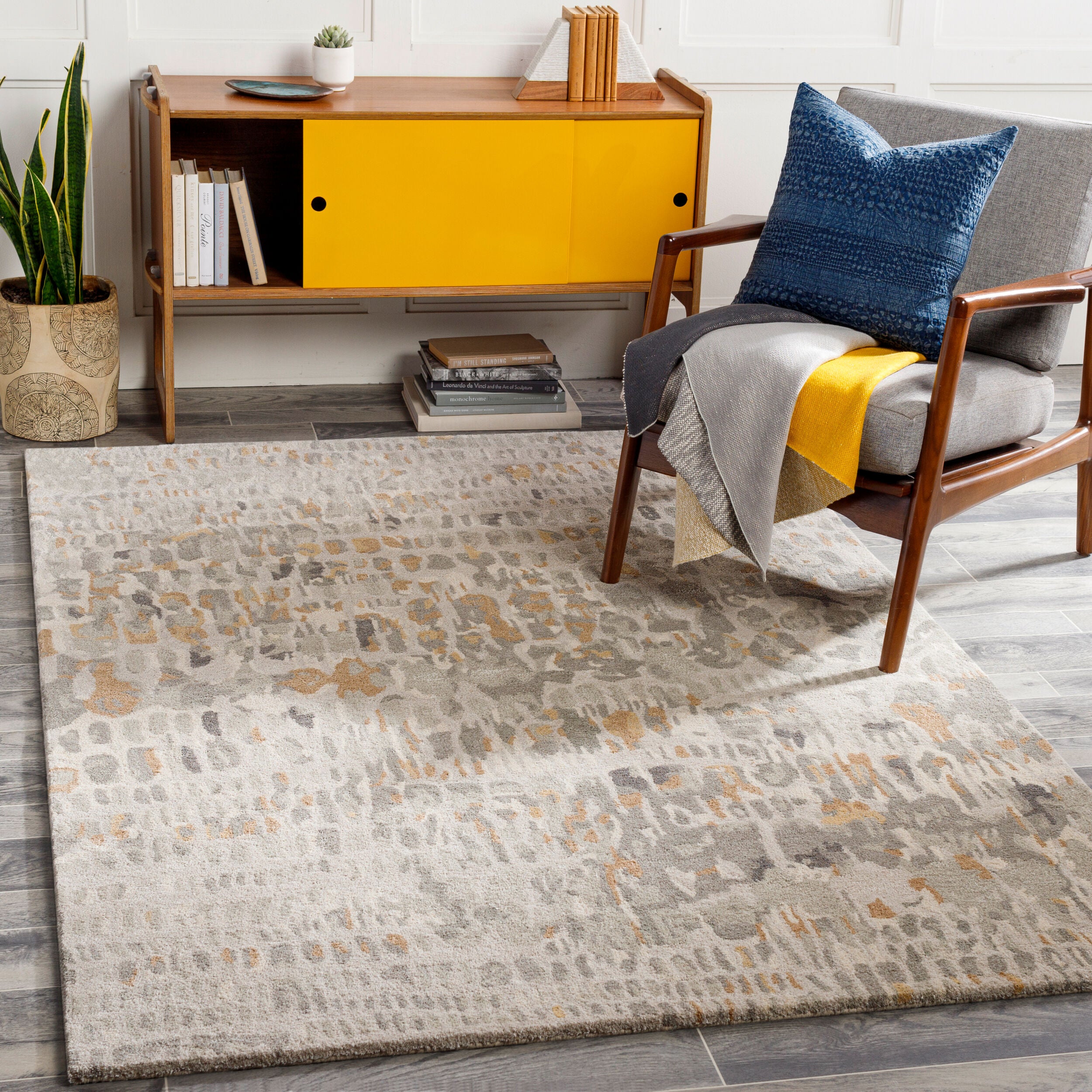 Shop chandeliers and discover refinishing services in the Washington DC area. MegMade designs has been featured in DIY magazine for their eclectic bungalow home design style. Visit the MegMade store in the Glencoe - Chicago area.