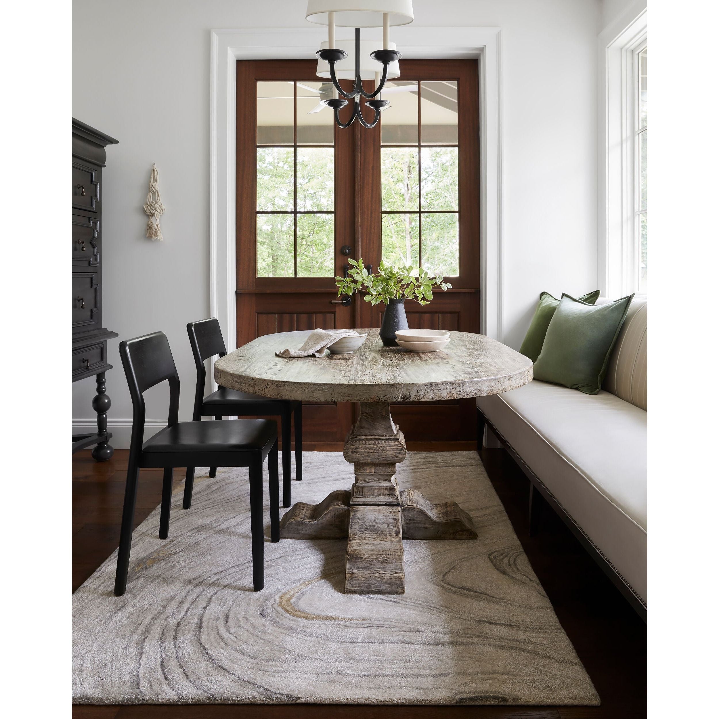 Shop sofas and discover room and home design services in the San Francisco area. MegMade designs has been featured in Better Home and Gardens for their cottage before / after home design style. Visit the MegMade store in the Glenview - Chicago area.