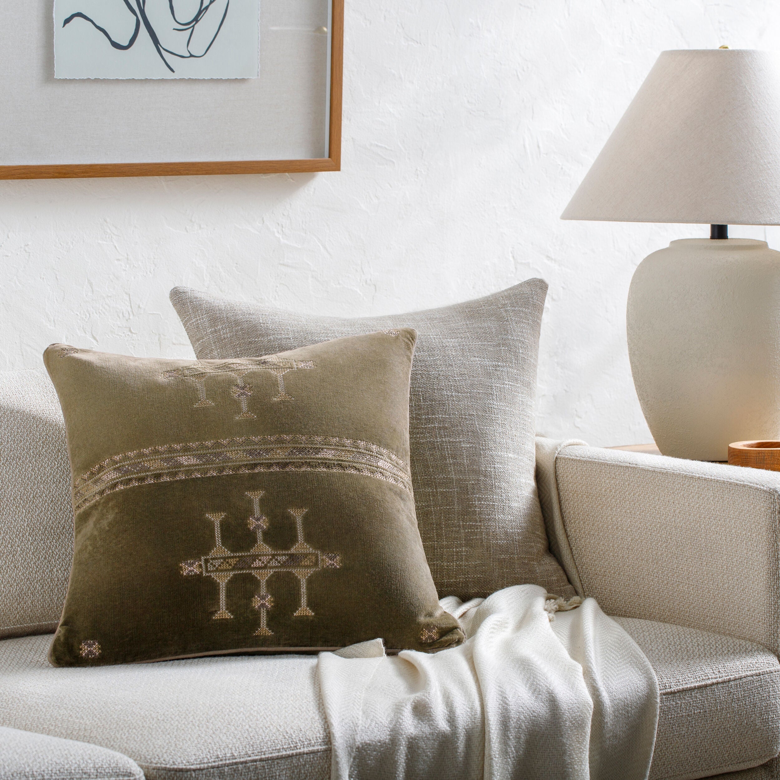 Shop buffets and discover new construction services in the Lincoln Park area. MegMade designs has been featured in HGTV magazine for their vintage modern cape cod home design style. Visit the MegMade store in the Schaumburg - Chicago area.